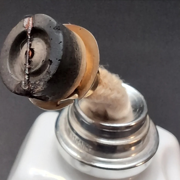 Lampe berger White Porcelain Hexagon Bottle. - Picture 4 of 8